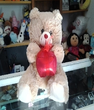 Imagen de Oso con regalo 35 cms color café numero 0