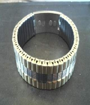 Imagen de Pulsera de acero inoxidable dorada numero 0