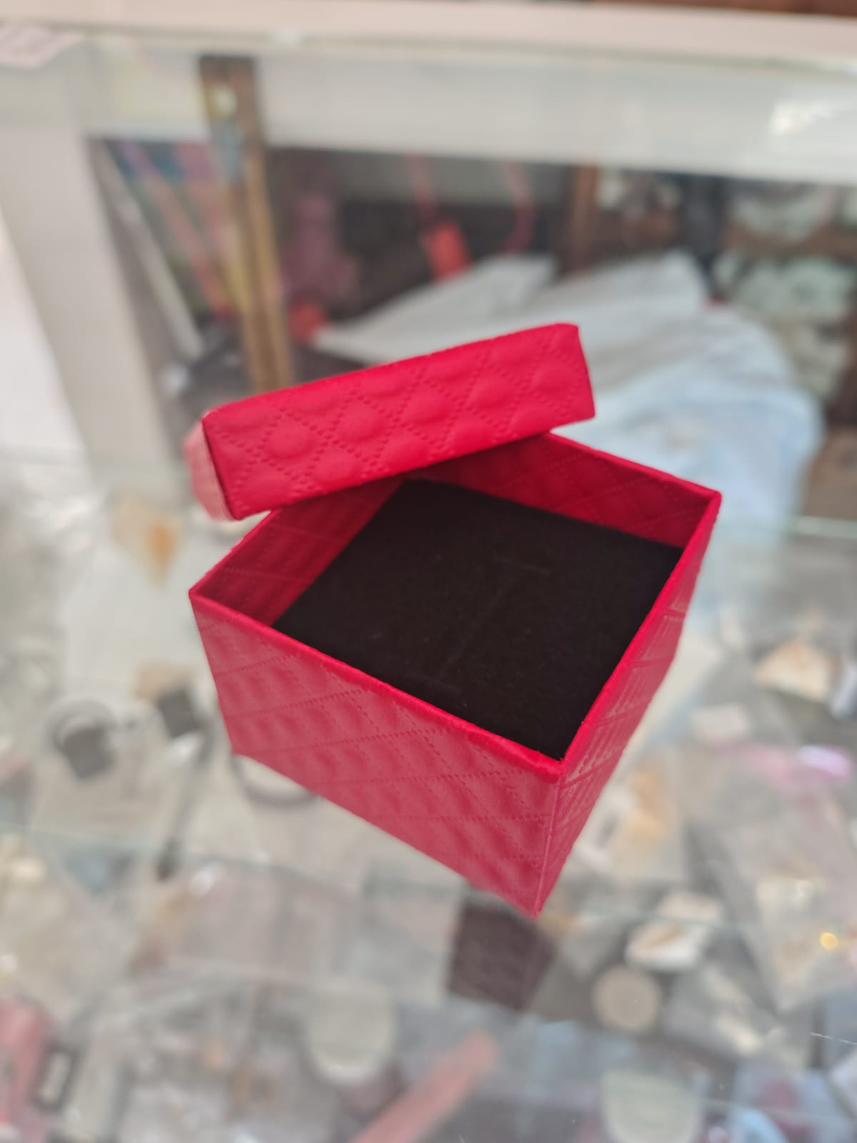Imagen de 6 Pack Cajita de Regalo Para Joyería 5 x 5 cm Color Rojo numero 1