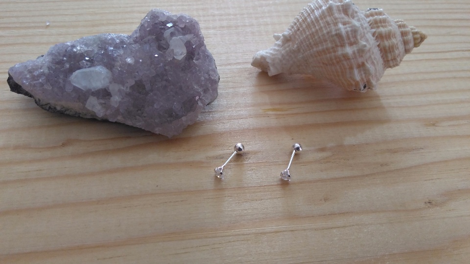 Imagen de Aretes de plata con circonia para bebé numero 1