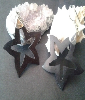 Imagen de Aretes de plata largos 925 y madera estrella numero 0