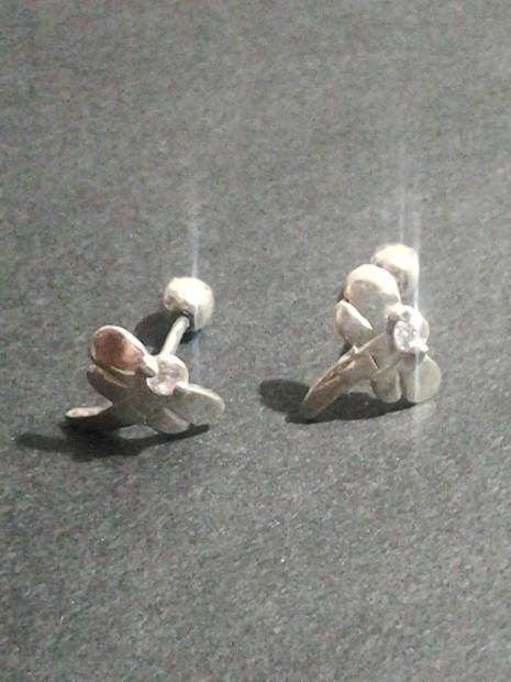 Imagen de Broqueles de plata libelula con circonia numero 1