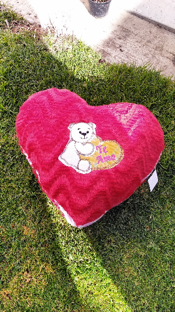 Imagen de Corazón de peluche grande 43 cms diametro