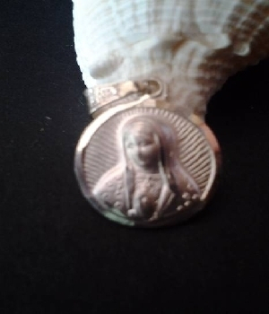 Imagen de Dije de plata .925 virgen de Guadalupe 1.6 cm numero 0