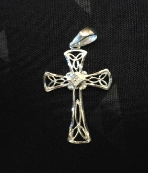 Imagen de Dije de plata en forma de cruz numero 0