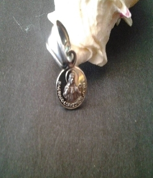 Imagen de Dije sagrado corazón de jesus plata mi numero 0
