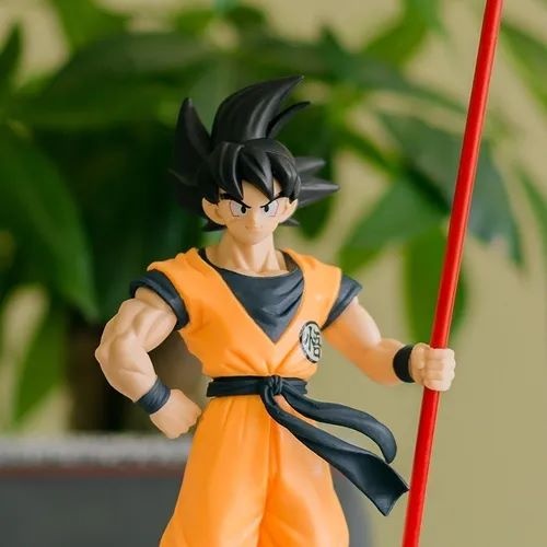 Figura de accion Goku con baculo sagrado de 28 cms Dragon Ball