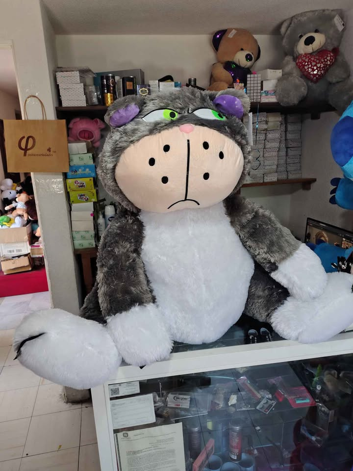 Imagen de Gato de Peluche Gigante Lucifer de Cenicienta numero 1