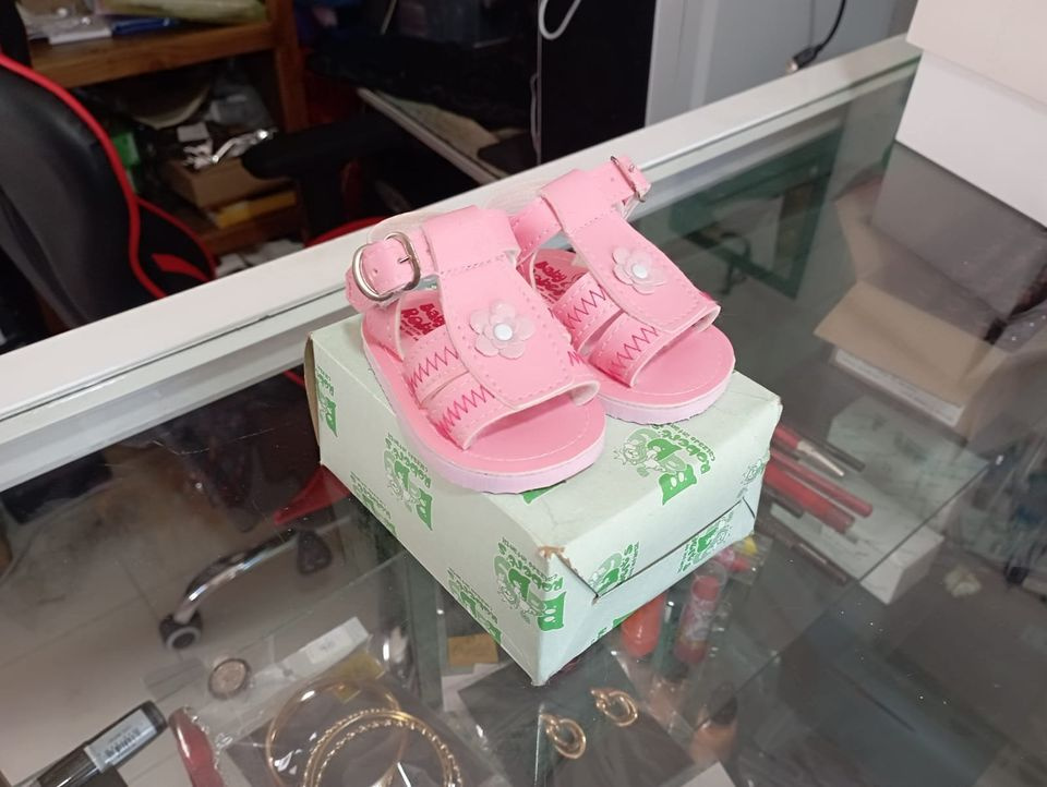 Imagen de Huaraches para bebe de color rosa 11 cms numero 1
