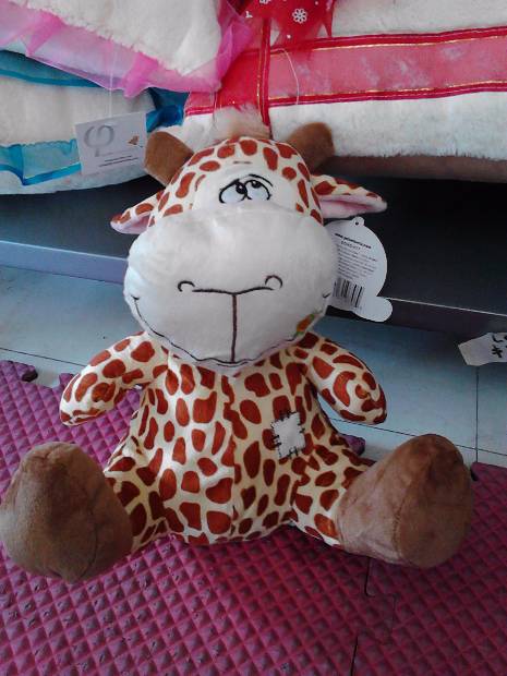 Imagen de Jirafa de peluche mediana numero 1