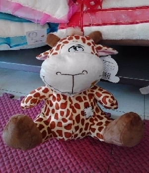 Imagen de Jirafa de peluche mediana numero 0