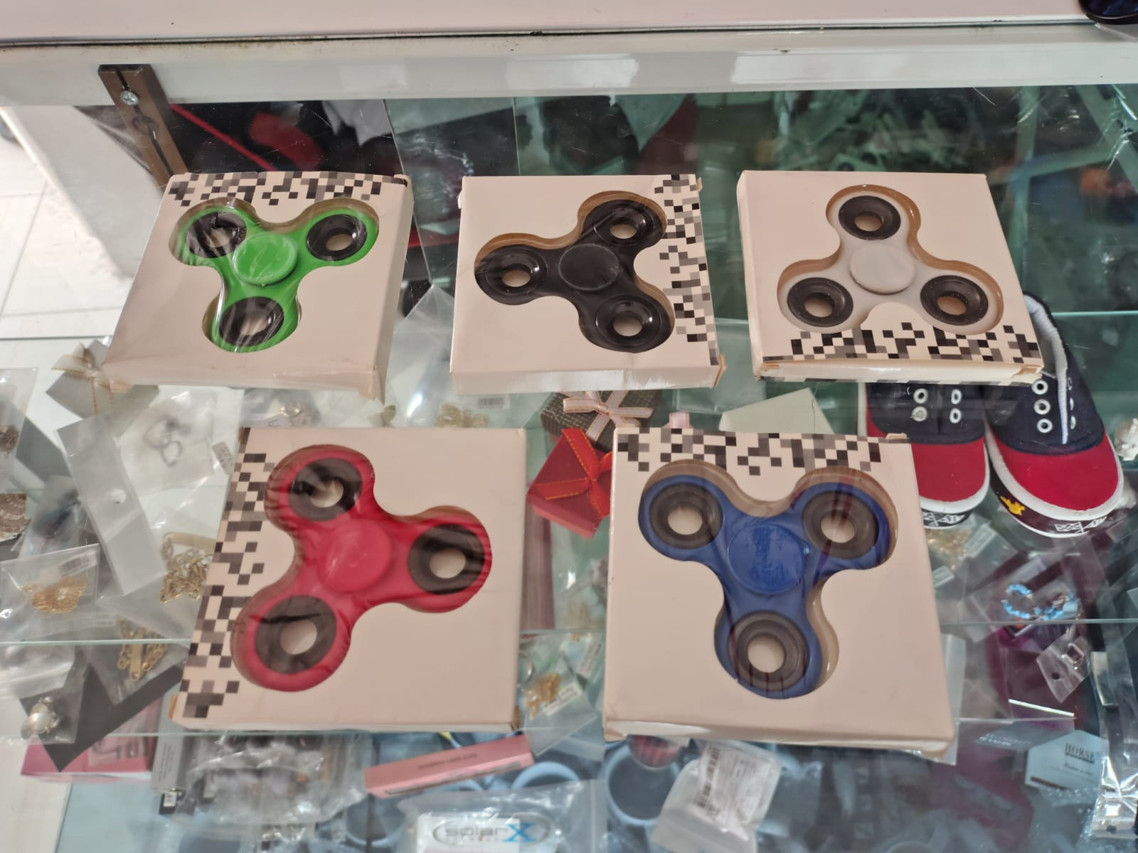 Imagen de Mayoreo 50 pack Spinners Economicos Diversos Colores de 8 cm de Diámetro numero 2