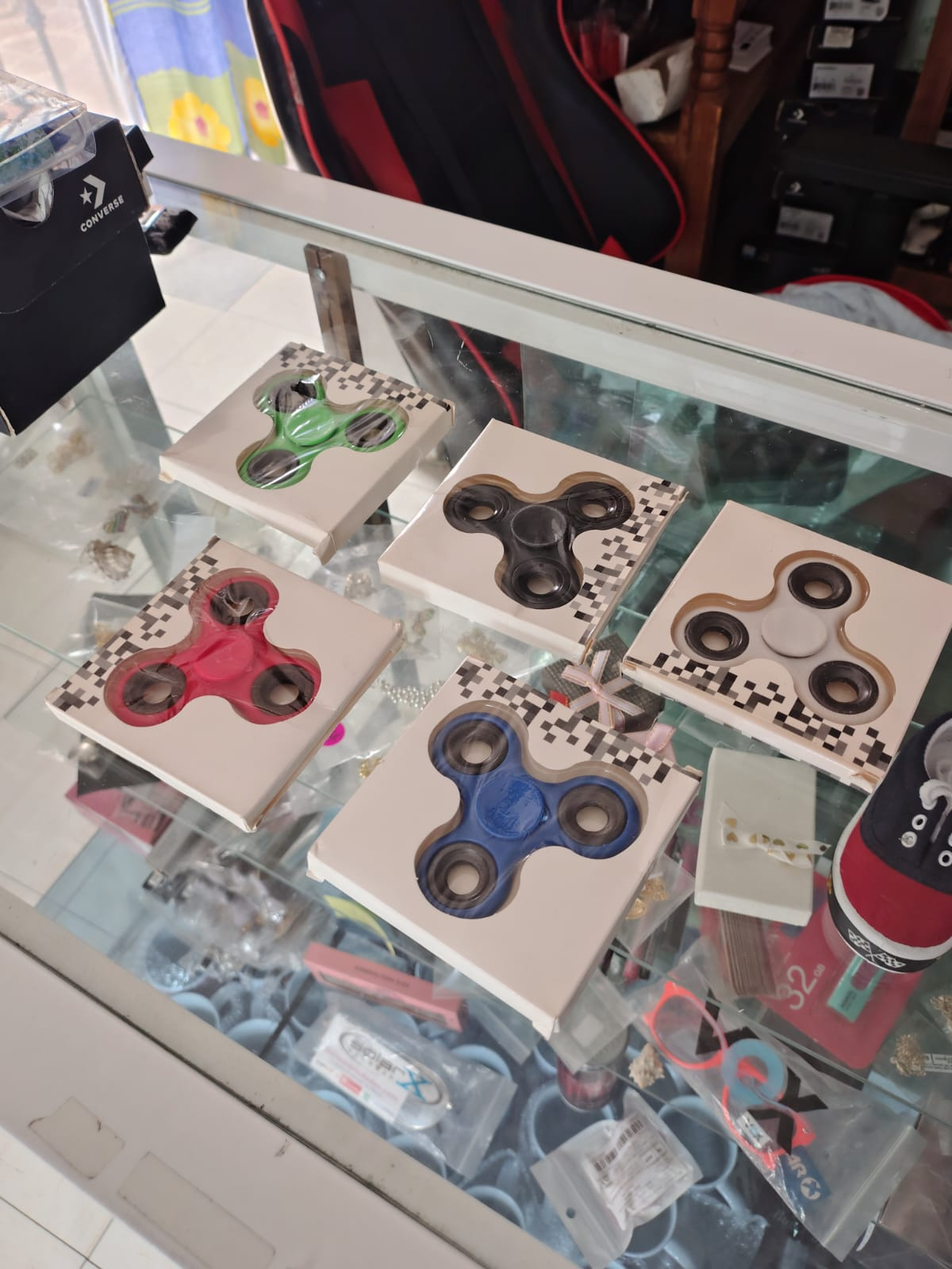 Imagen de Mayoreo 50 pack Spinners Economicos Diversos Colores de 8 cm de Diámetro numero 0