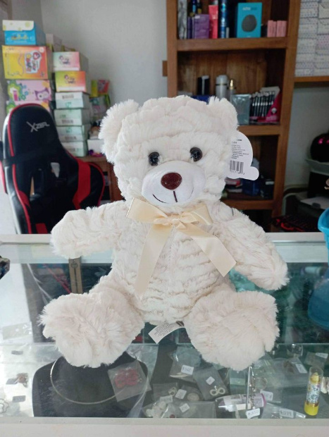 Imagen de Osito de peluche color crema para centro de mesa 23 cm sentado numero 1