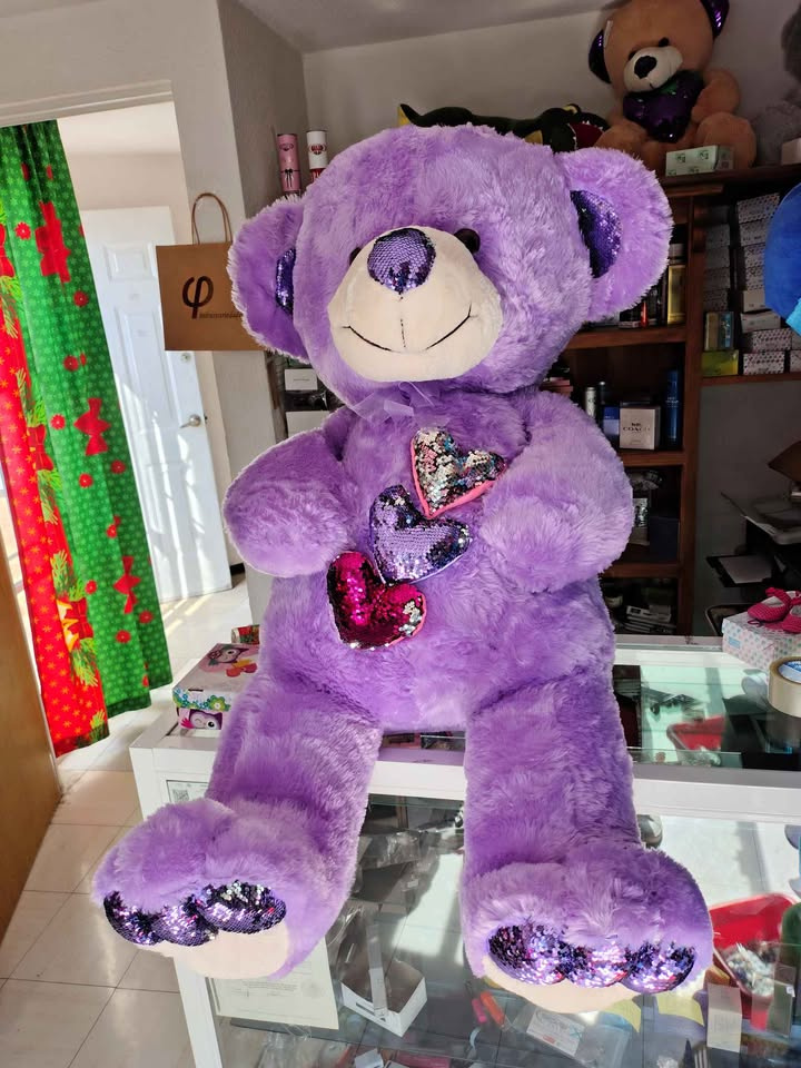Imagen de Oso de peluche gigante Color Violeta de 110 cm reales anchito numero 0