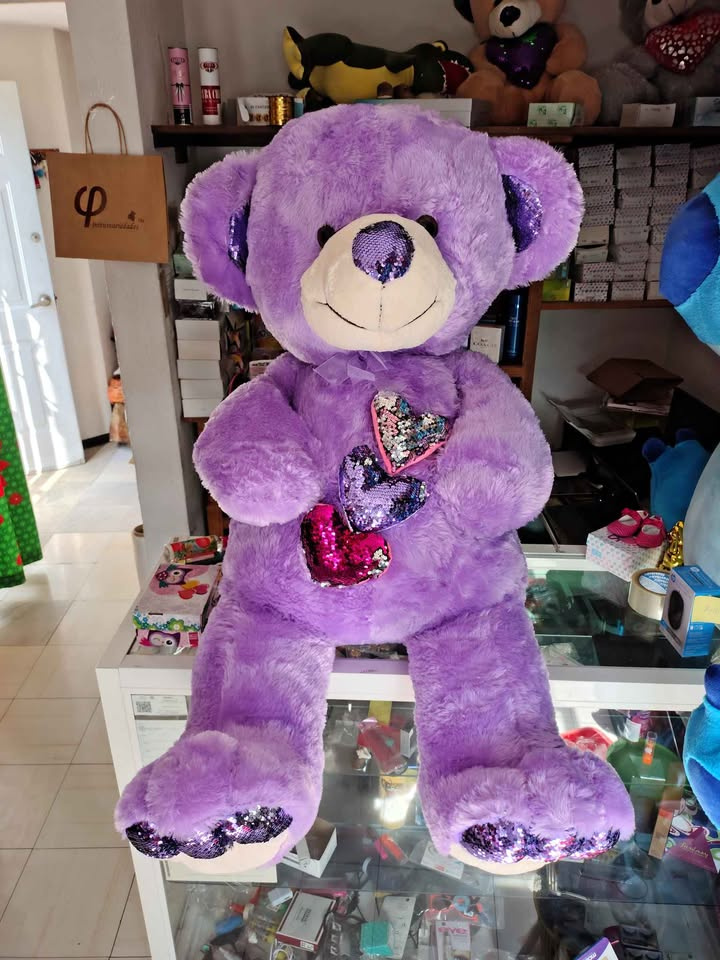 Imagen de Oso de peluche gigante Color Violeta de 110 cm reales anchito numero 1