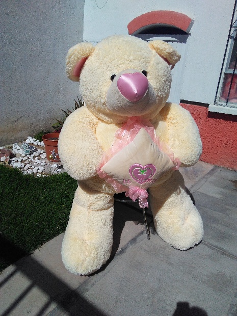 Imagen de Oso de peluche blanco y rosa mega gigante 2.20m numero 1