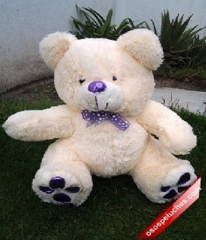 Imagen de Oso de peluche huellas morado 50X30cms numero 0