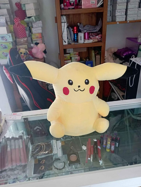 Imagen de Peluche de pikachu de 40 cms pokemon numero 2
