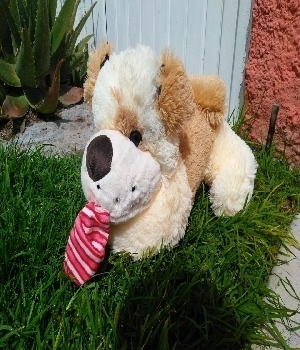 Imagen de Perro de peluche lengua salida 40 cms