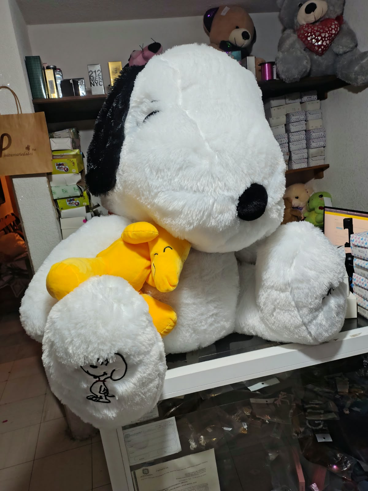 Imagen de Snoopy de peluche gigante sentado 85 cm