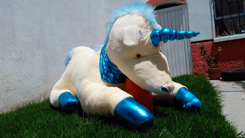 Imagen de Unicornio de peluche mega jumbo 2.30 mts numero 1