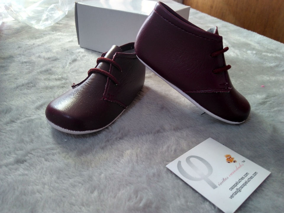 Imagen de Zapatitos para bebe color vino unisex numero 1