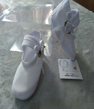 Imagen de Zapato para bebe de tela blancos numero 0