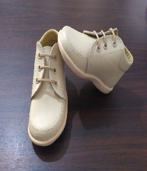 Imagen de Zapatos beige para bebes caminantes modGEN5101