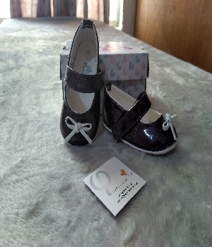 Imagen de Zapatos para bebe color violeta con moño numero 0